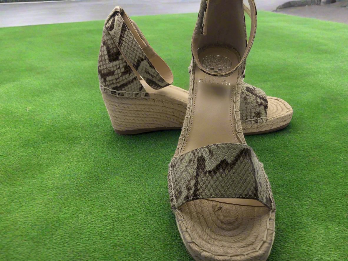 Vince Camuto Jesla Beige Wedge Sandels