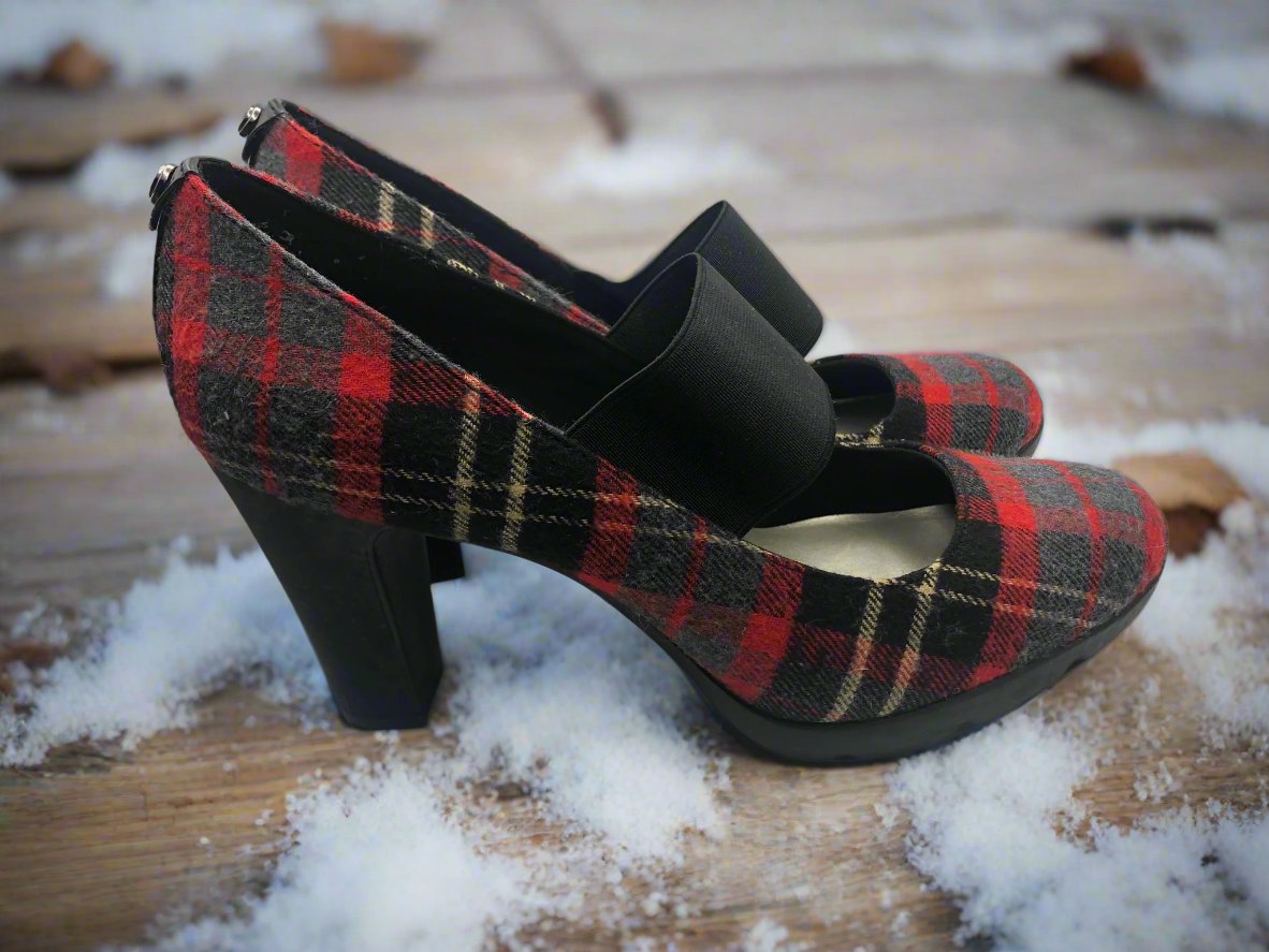 Anne Klein Sport Plaid Heels size 8.5