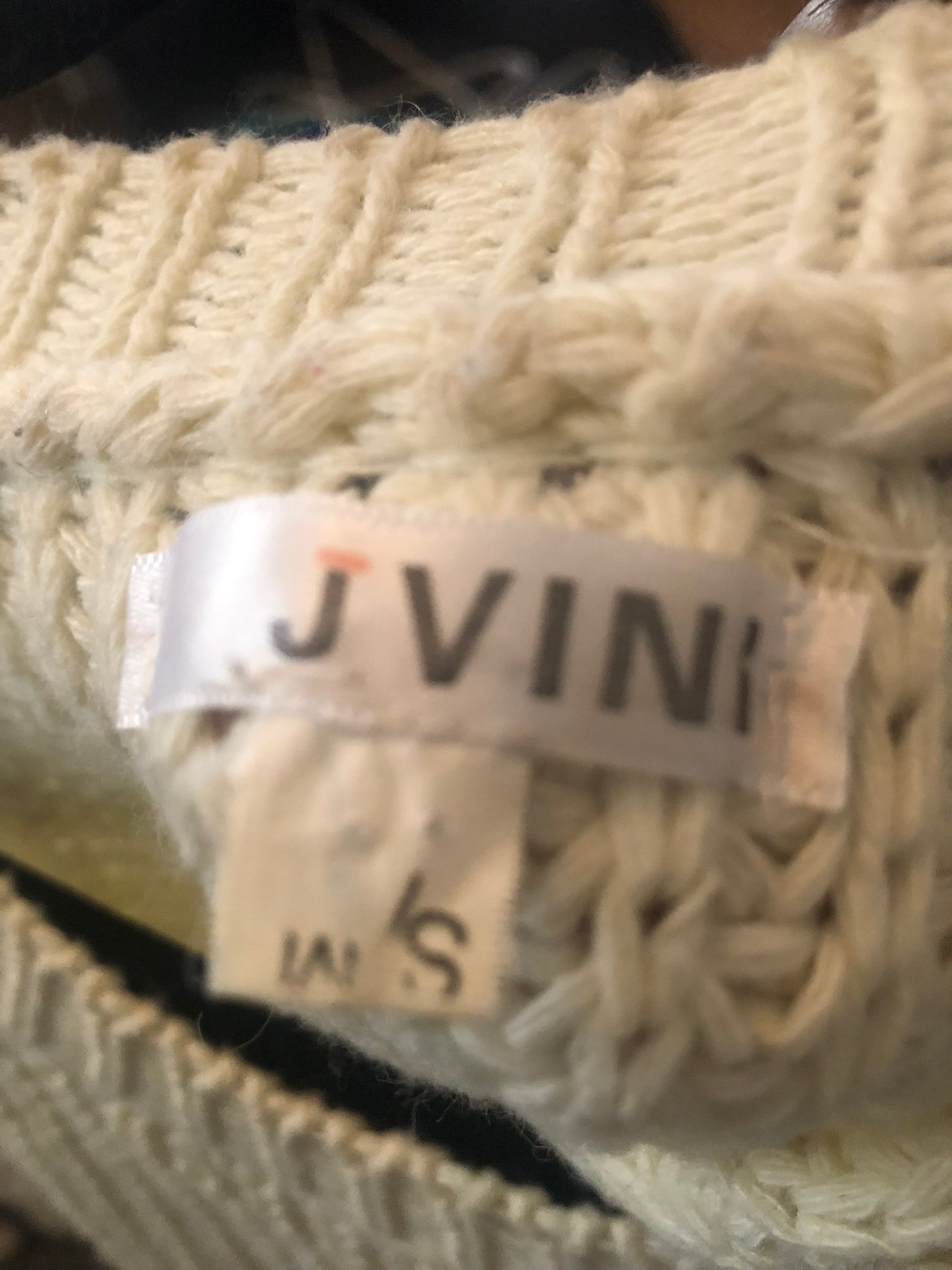 JVINI Cable Knit Cream Sweater M